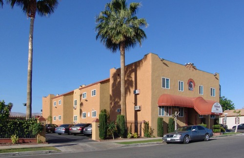 Taft Casa | Bienvenido a la suite Holland inn suites con cama King.