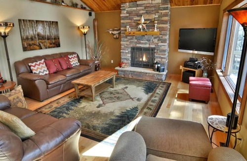 Minong Cabina | Welcome To The Lazy Dog Lodge Retreat On the 1600 - Acre Minong Flowage!