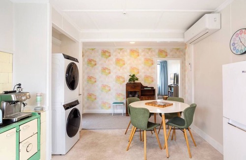 Ranfurly Casa | Welcome to The Nest Maniototo. Stay cozy in Ranfurly.
