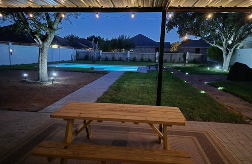 Edinburg Casa | Welcome to The Oak House!