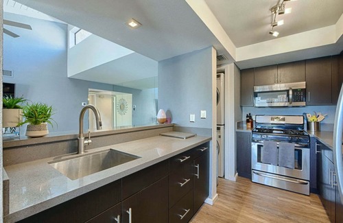 Deep Well Ranch Condominio | Welcome to the Pomello. Your desert oasis awaits.