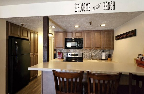River Ranch Condominio | Welcome to the Ranch! Spacious LUXURY FAMILY SUITE 202
