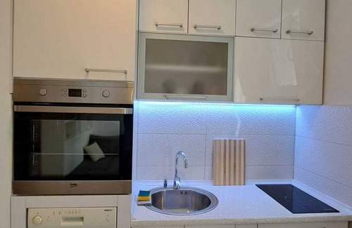 Đeram Apartamento | Welcome to the warm and cozy Maya's home, located on historical part of Vracar.