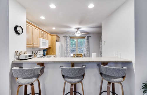 Greentown Casa | Welcome to the Whitetail Lodge!