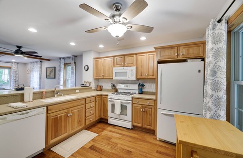 Greentown Casa | Welcome to the Whitetail Lodge!