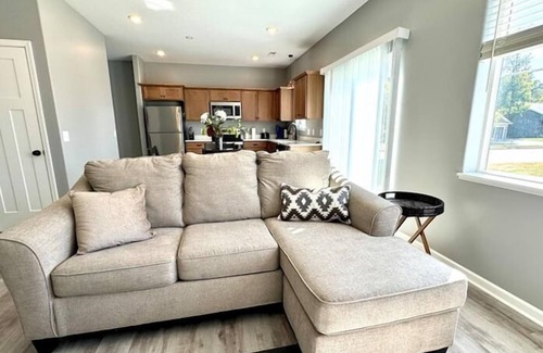 Mankato Casa | Welcome to The Willow - Spacious 4-bedroom townhome close to MSU