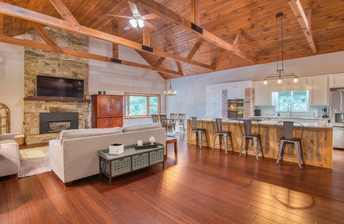 Waynesville Casa | Welcome to Water Rock Escape