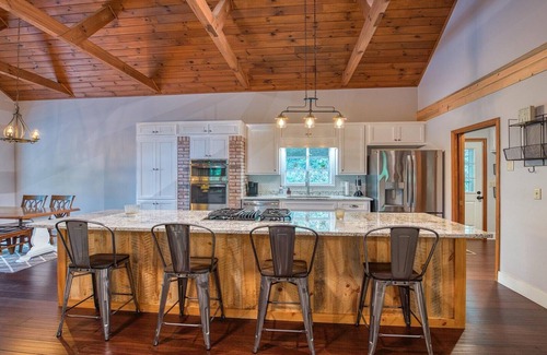 Waynesville Casa | Welcome to Water Rock Escape
