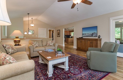 Brevard Casa | Frente al lago con una canoa!