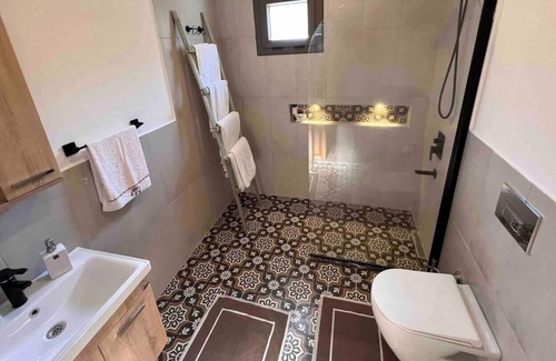 Fethiye Casa | Welcome to Yellowstone in Jungle Oak House