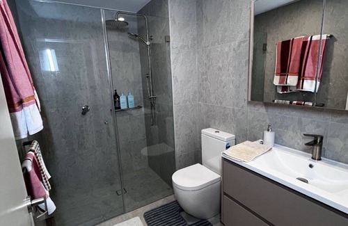 Phillip Apartamento | Welcome to your contemporary 2-bedroom, 2-bathroom apartment in W2 Canberra.