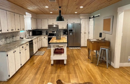Wimberley Casa | ** RESERVE AHORA Y OBTENGA UN CRÉDITO DE $ 100 PARA LA AVENTURA ZIPLINE DE WIMBERLEY ***