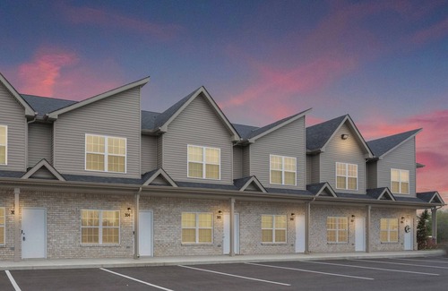 Clarksville Casa | Touch of Jazz-Workspace-300Mbps Wi-Fi-Sleep 6