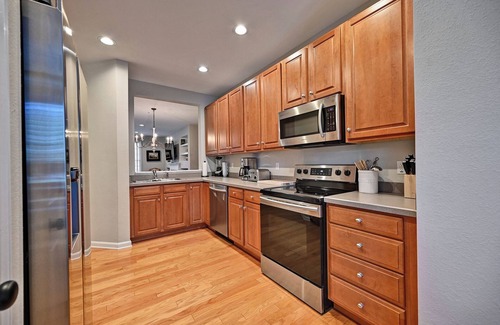 Ocean View Condominio | Welcome to your New 2 Bedroom Condo, Bear Trap Dunes Getaway! WIFI, Community Pool, Shuttle to the Beach, Tennis and more!