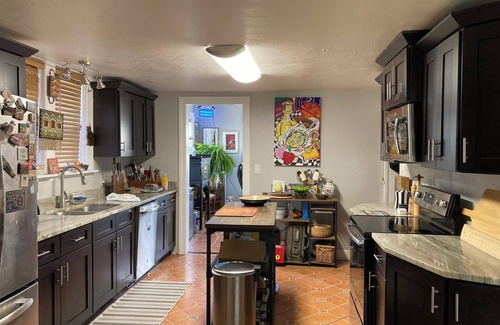 St. Petersburg Casa | Tropical paradise awaits you. LGBTQ friendly.Resort style back yard and pool.