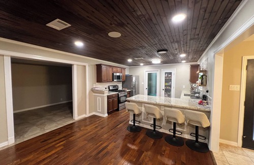 April Sound Casa | Welcome to your relaxing home on Lake Conroe!