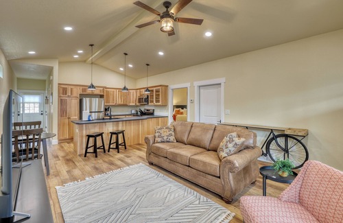Rockerville Condominio | Rockerville Gold Town Lodging #8- This one-bedroom condo is your perfect home base for adventure and relaxation. Just minutes from Mount Rushmore, Crazy Horse Memorial, Custer State Park, Sturgis, and the Badlands.