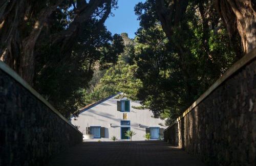 Caloura Casa | WelcomeBuddy - Casa do Monte - Garden & Sea sight
