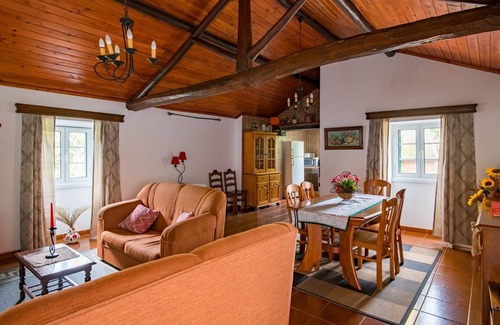 Ponta Delgada Apartamento | WelcomeBuddy - Rustic House - Farm & Garden Confort