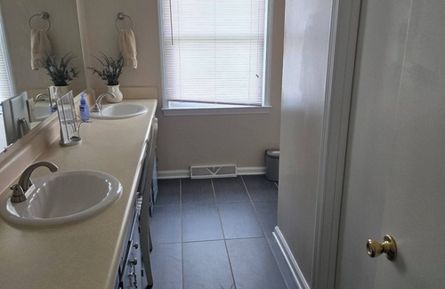 Terrell Casa | Welcoming 3-bedroom house with AC in Lake Norman of Catawba