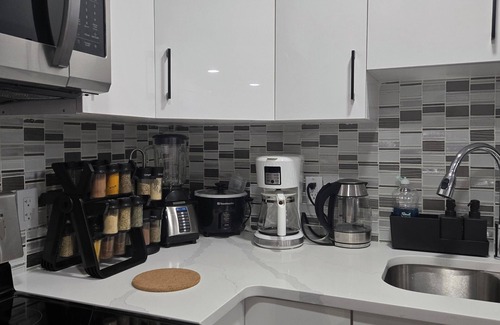 Northwest Edmonton Apartamento | Welcoming 2-bedroom basement apartment with in West Edmonton