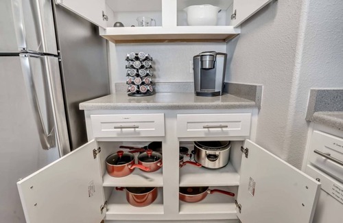 Clearfield Apartamento | Welcoming 2BR Pool Gym Near Hill AFB Lagoon