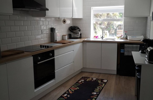 Ardgroom Casa | Welcoming 3-bedroom house with WiFi in Ardgroom Village