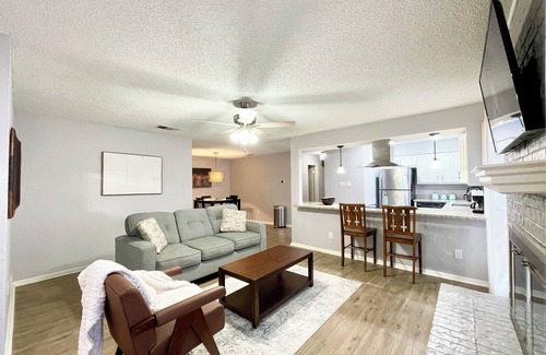 West Arlington Condominio | Welcoming all Traveling Professionals - 30 day stays