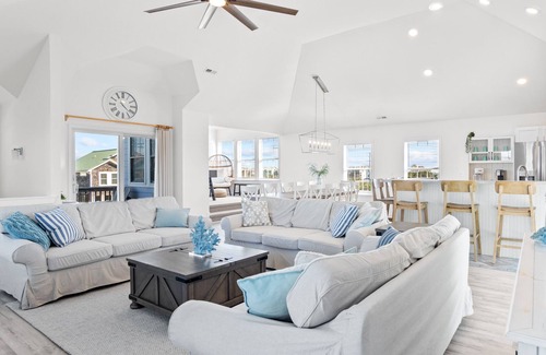Avon Casa | Welcoming Beach House with Private Pool and Hot Tub