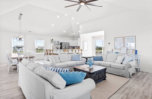 Avon Casa | Welcoming Beach House with Private Pool and Hot Tub