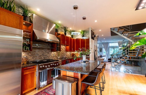 Wicker Park Casa | Welcoming Chicago Home with Sauna