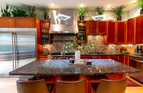 Wicker Park Casa | Welcoming Chicago Home with Sauna