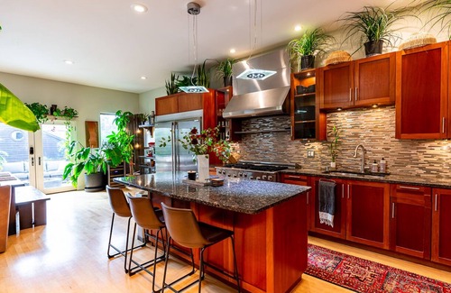 Wicker Park Casa | Welcoming Chicago Home with Sauna