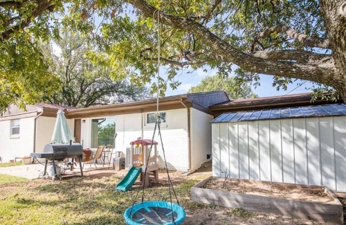 Wichita Falls Casa | Welcoming Family home in coveted neighborhood
