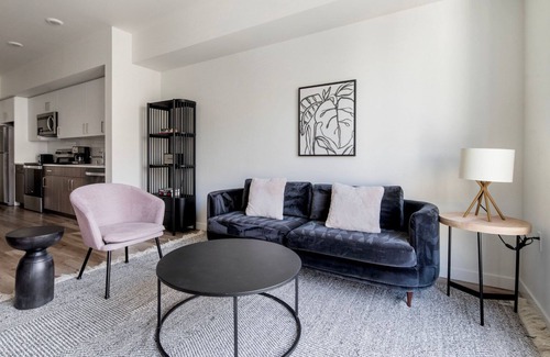 Hayward Apartamento | Welcoming Hayward 1BR w/ Heated Pool & Outdoor Kitchens, by Blueground