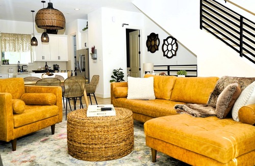 Northside Casa | Welcoming Houston haven with Beautiful Skyline Vw