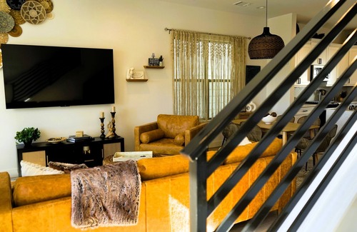 Northside Casa | Welcoming Houston haven with Beautiful Skyline Vw