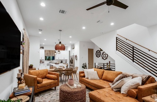 Northside Casa | Welcoming Houston haven with Beautiful Skyline Vw