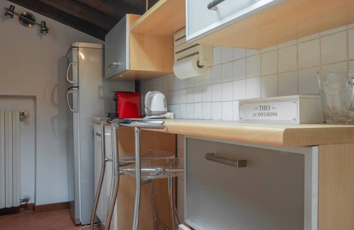 Citta Antica Apartamento | welcoming large, private apartment, sleeps 6 in the center of Verona