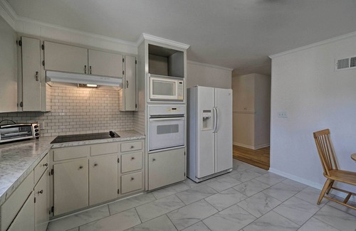 Wilmington Casa | Welcoming Leland Home ~ 15 Miles to Beachfront!