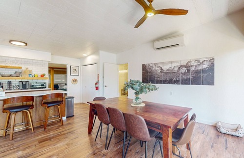 Wishon Casa | Welcoming retreat with a full kitchen, central AC, & washer/dryer - dogs welcome