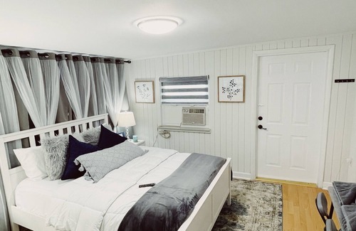 The Hammocks Apartamento | welcoming you to a Bedroom kitchen and parking