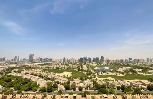 Dubai Sports City Apartamento | WelHome - Apt amidst golf courses, perfect for sports lovers