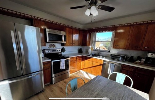 Summerlee Casa | Well-Appointed 2br house 10 mins to New River Gorge National Park