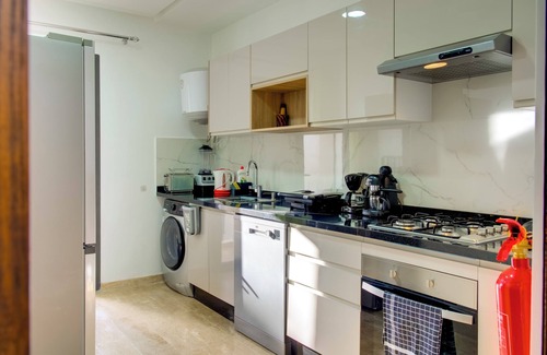 Cite Al Mohammadi Apartamento | well-appointed apartment, 7-minute drive from the beach and water park.