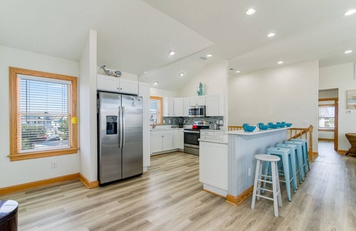 Ocean Hill Casa | Well-appointed Corolla NC vacation home with short walk to the beach!