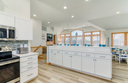 Ocean Hill Casa | Well-appointed Corolla NC vacation home with short walk to the beach!