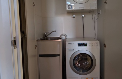 Lane Cove Apartamento | Well appointed, elevated, light filled Apartment