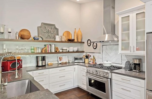 Los Alamos Otro | Sunset Hill House: Views, Chef's Kitchen, Fireplace