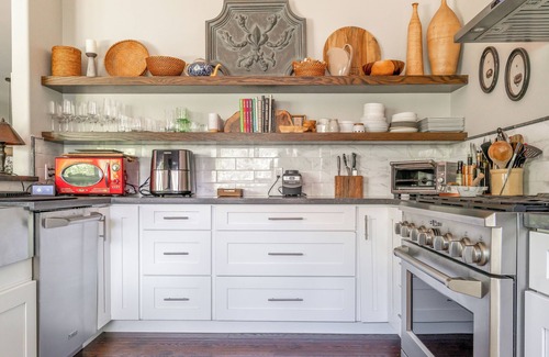 Los Alamos Otro | Sunset Hill House: Views, Chef's Kitchen, Fireplace